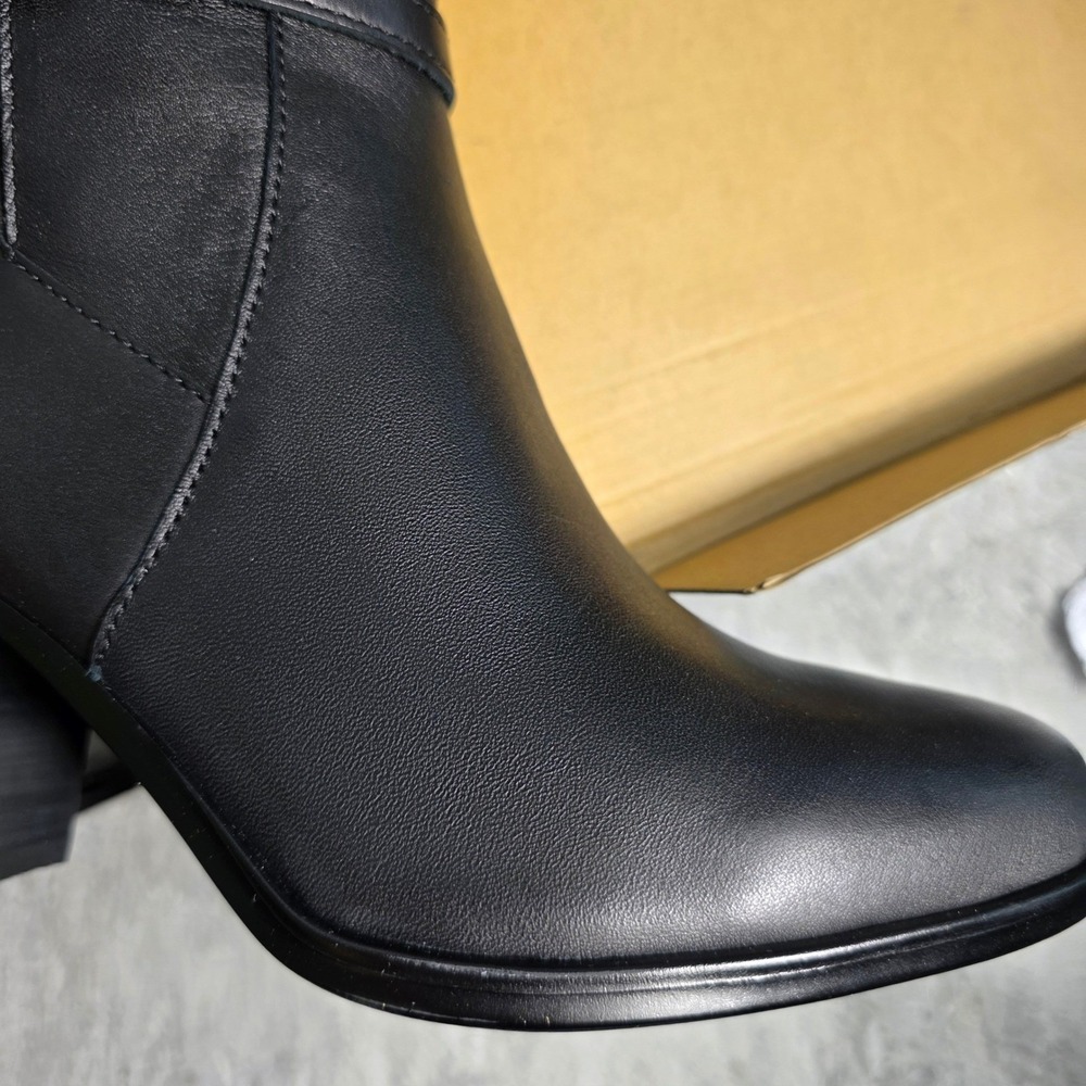Naturalizer Black Leather Knee-High Block Heel Boots - Picture 4 of 7